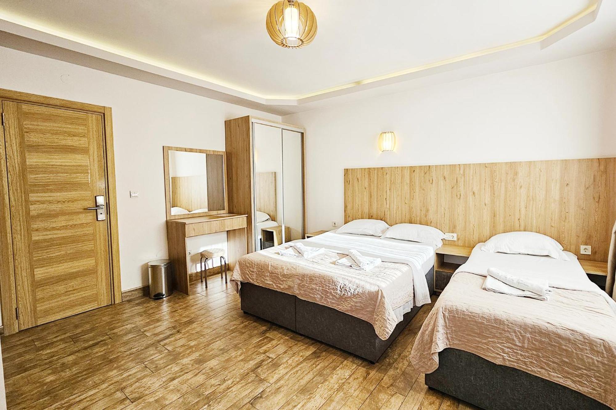 Villa Montemaris Budva Buitenkant foto